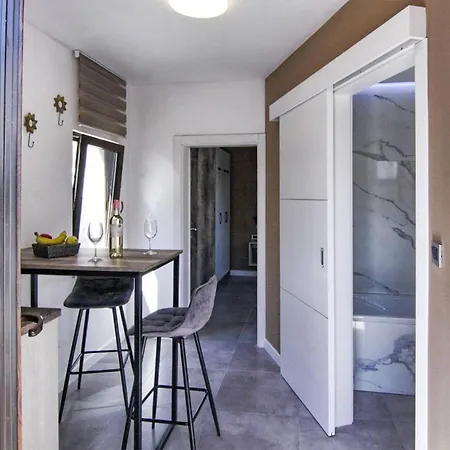 Cozy In With Wifi Turanj